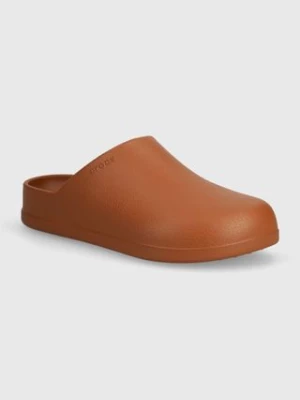 Crocs klapki Dylan Clog męskie kolor brązowy 209366