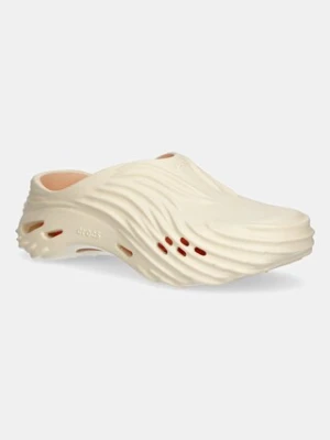 Crocs klapki Echo Wave Clog kolor beżowy 210521