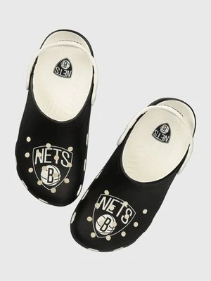 Crocs klapki NBA Brooklyn Nets Classic Clog męskie kolor czarny 208651