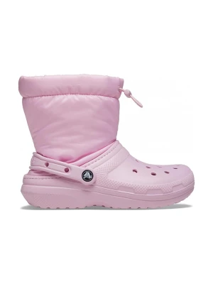 Crocs Kozaki zimowe "Classic Lined Neo Puff" w kolorze jasnoróżowym rozmiar: 39/40