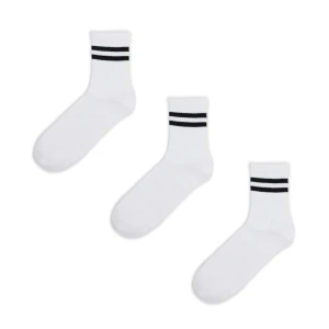 Cropp - 3 pack białych skarpet z czarnymi paskami - biały