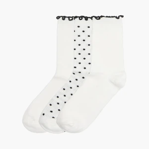 Cropp - 3 pack czarno-białych skarpet z falbanką - biały