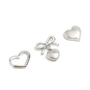 Cropp - 3 pack kolczyków z motywem serca - srebrny