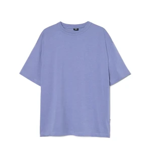 Cropp - Basicowa fioletowa koszulka comfort - niebieski