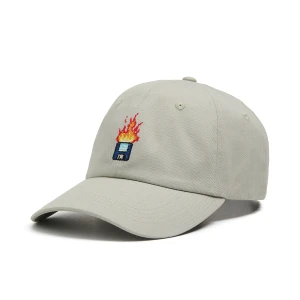 Cropp - Bawełniana czapka z dekoracyjną naszywką - szary