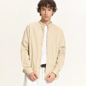 Cropp - Beżowa koszula slim ze stójką - beżowy