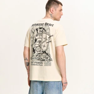 Cropp - Beżowa koszulka z autorskim nadrukiem - beżowy