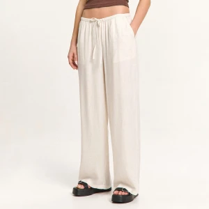 Cropp - Beżowe spodnie z wiskozy i lnu - beżowy