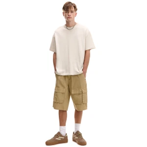 Cropp - Beżowe szorty z kieszeniami cargo - beżowy