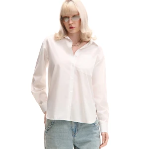 Cropp - Biała koszula oversize z kieszenią - biały