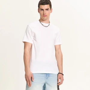 Cropp - Biała koszulka basic slim - biały