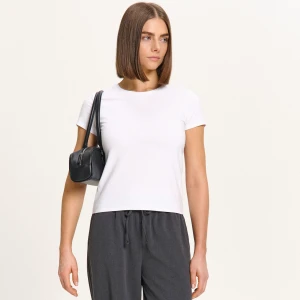 Cropp - Biała koszulka long fit - biały