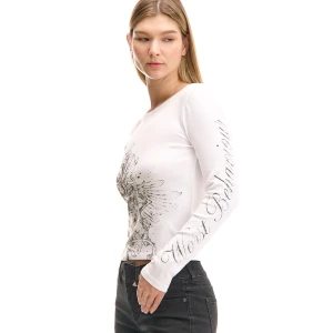 Cropp - Biała koszulka longsleeve z autorskim motywem - biały