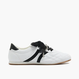 Cropp - Białe sneakersy ze wstążkami - biały