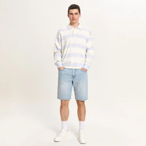 Cropp - Blękitne jeansowe szorty regular - niebieski