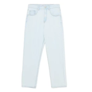Cropp - Błękitne sprane jeansy mom PETITE - niebieski