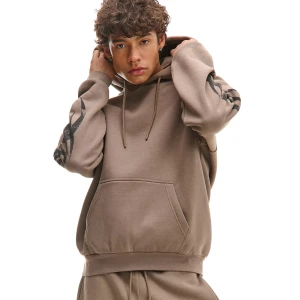 Cropp - Bluza hoodie z nadrukami na kapturze i rękawach - beżowy