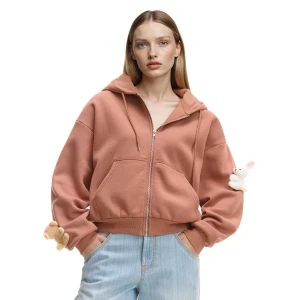 Cropp - Bluza z pluszakami na rękawach - brązowy