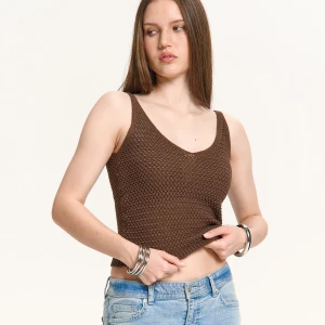 Cropp - Bluzka na ramiączkach z fakturą - brązowy