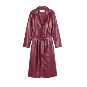 Cropp - Bordowy płaszcz z efektem skóry krokodyla - kasztanowy