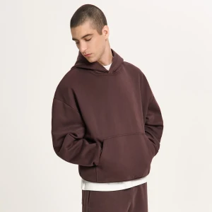 Cropp - Brązowa bluza basic z kapturem - brązowy