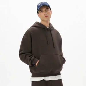 Cropp - Brązowa bluza basic z kapturem - brązowy