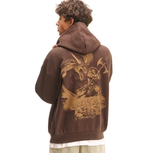 Cropp - Brązowa bluza hoodie z motywem fantasy - brązowy