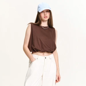 Cropp - Brązowa bluzka z elastyczną gumą - brązowy