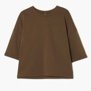 Cropp - Brązowa koszulka basic typu boxy - brązowy