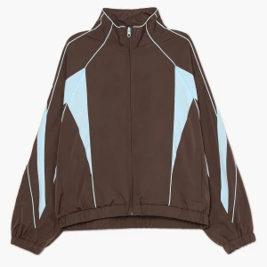 Cropp - Brązowa kurtka wiatrówka ze stójką - brązowy