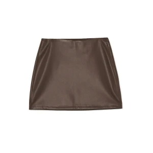 Cropp - Brązowa spódnica mini z imitacji skóry - brązowy