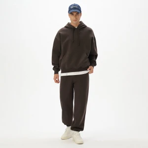 Cropp - Brązowe joggery basic - brązowy
