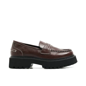 Cropp - Brązowe loafersy z imitacji skóry - brązowy