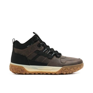 Cropp - Brązowo-czarne wysokie sneakersy na zimę - brązowy