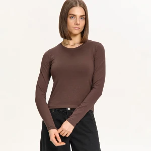 Cropp - Brązowy T-shirt regular z długimi rękawami - brązowy
