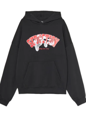 Cropp - Czarna bluza hoodie z motywem węża - czarny