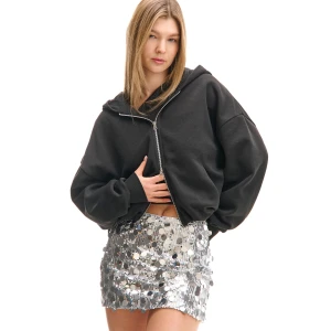 Cropp - Czarna bluza z elastycznym dołem - czarny