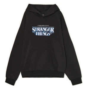 Cropp - Czarna bluza z kapturem Stranger Things - czarny