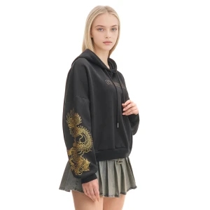 Cropp - Czarna bluza z motywem smoka - czarny