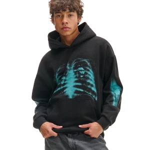 Cropp - Czarna bluza z nadrukiem żeber - czarny