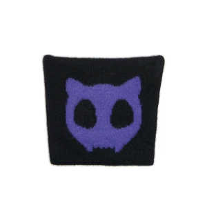 Cropp - Czarna dzianinowa czapka z nadrukiem - czarny