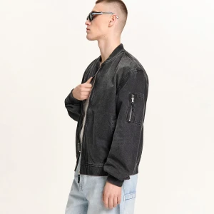 Cropp - Czarna jeansowa katana z efektem sprania - czarny