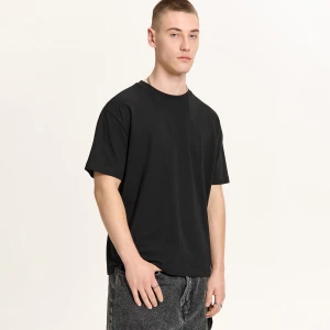 Zdjęcie produktu Cropp - Czarna koszulka basic relaxed fit - czarny