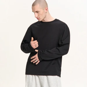 Cropp - Czarna koszulka longsleeve comfort - czarny
