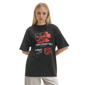 Zdjęcie produktu Cropp - Czarna koszulka oversize z kwiatowym motywem - czarny