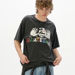 Cropp - Czarna koszulka retro skate - czarny