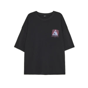 Cropp - Czarna koszulka z nadrukami - czarny