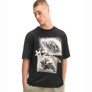 Cropp - Czarna koszulka z rysunkowymi motocyklami - czarny