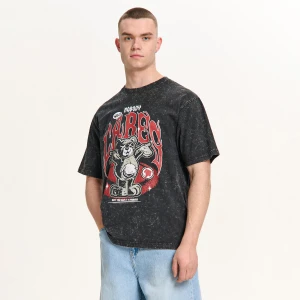 Zdjęcie produktu Cropp - Czarna koszulka z unikatowym nadrukiem - czarny