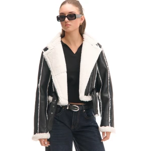 Cropp - Czarna kurtka biker z sherpą - czarny